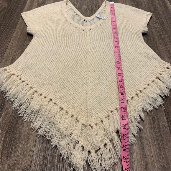 JACKS Crocheted Short Sleeve Tasseled Sweater - Picture 6 of 9